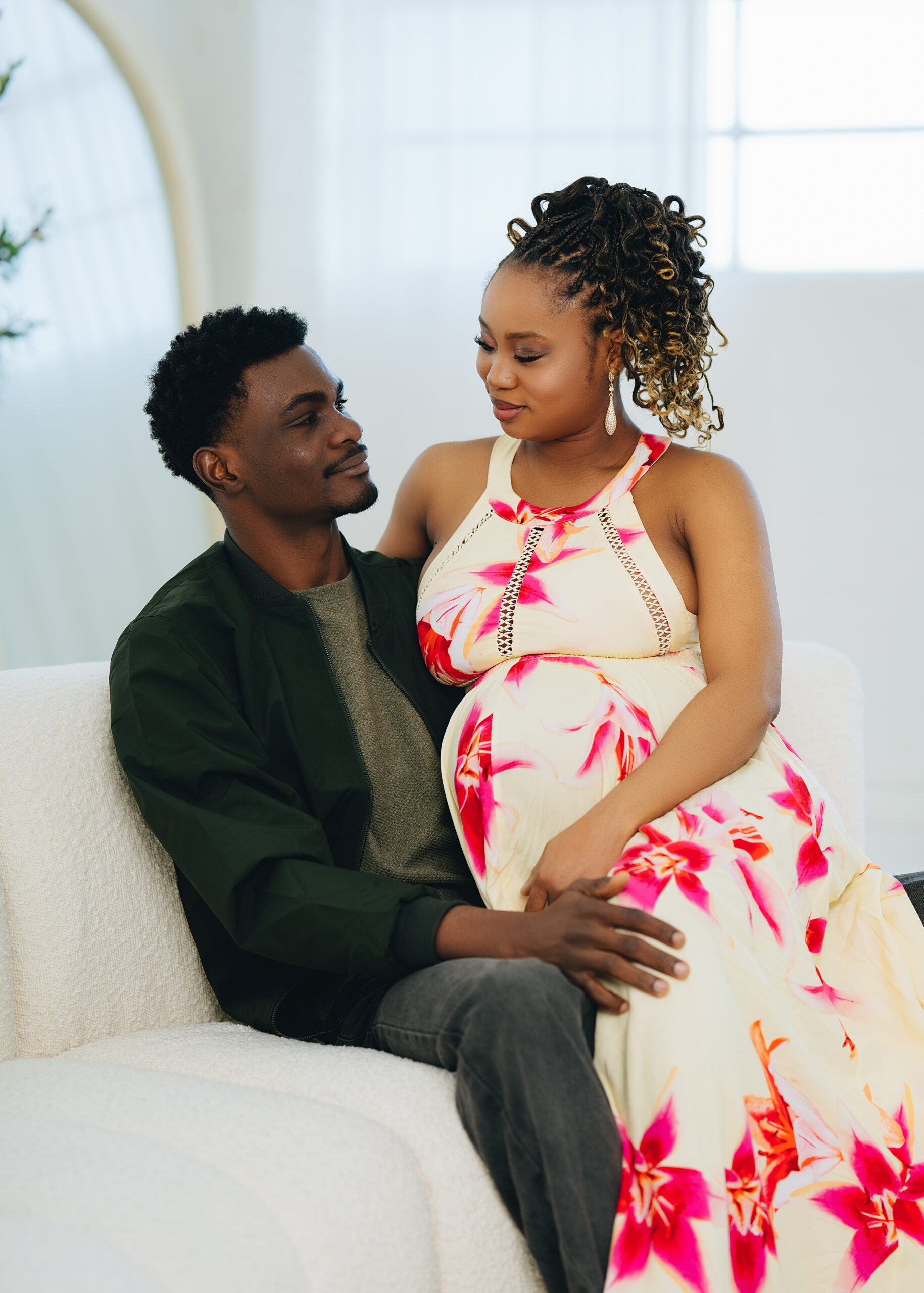 father and pregnant wife alt text